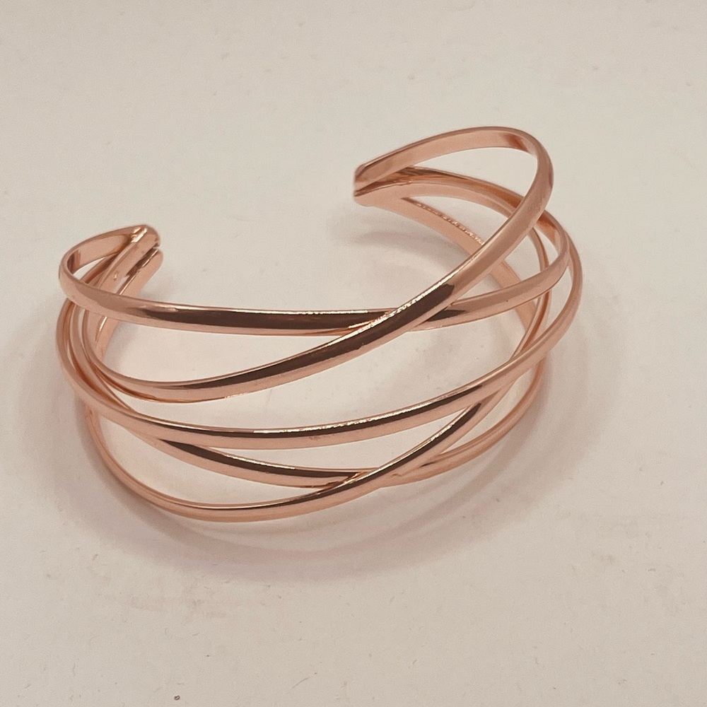 Stainless steel bracelet for women elegant style